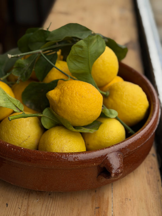Organic Prima Lemons with Leaves