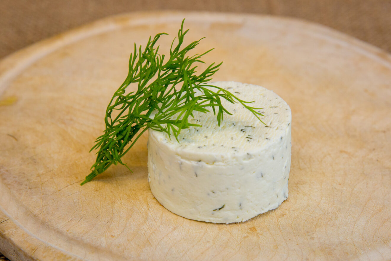 Sussex Slipcote Soft Cheese with Dill (100g)